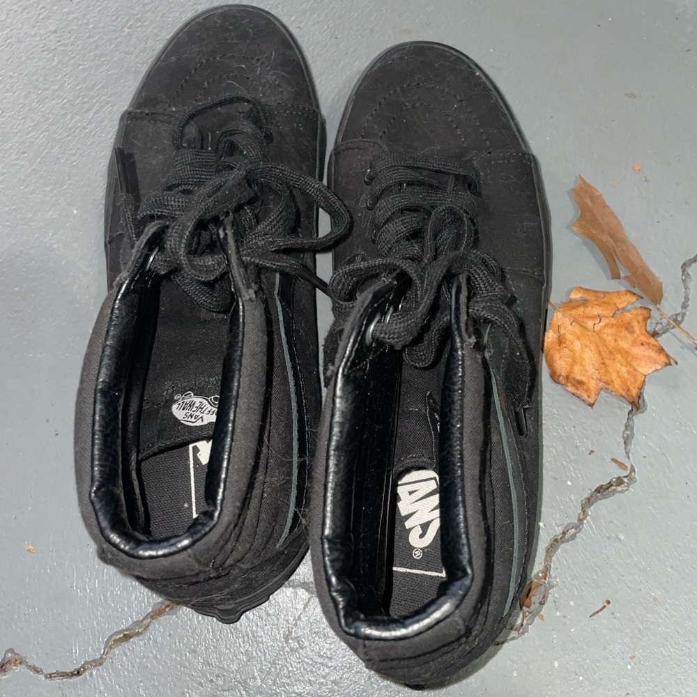Sk8 Hi Black Vans